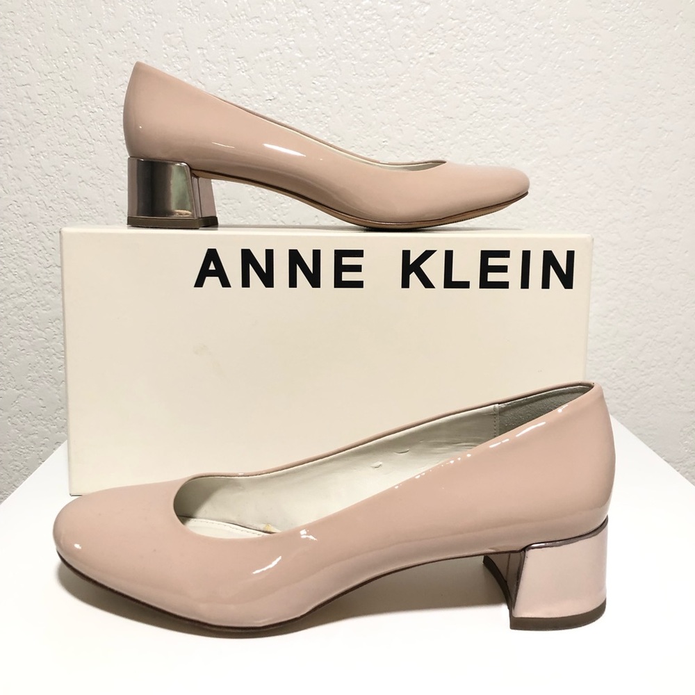 🛑✋🔥 SOLD - SALE Anne Klein Pump with gold heel sz 7.5M